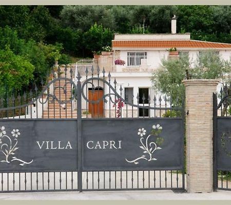 Villa Capri Fondi Bagian luar foto