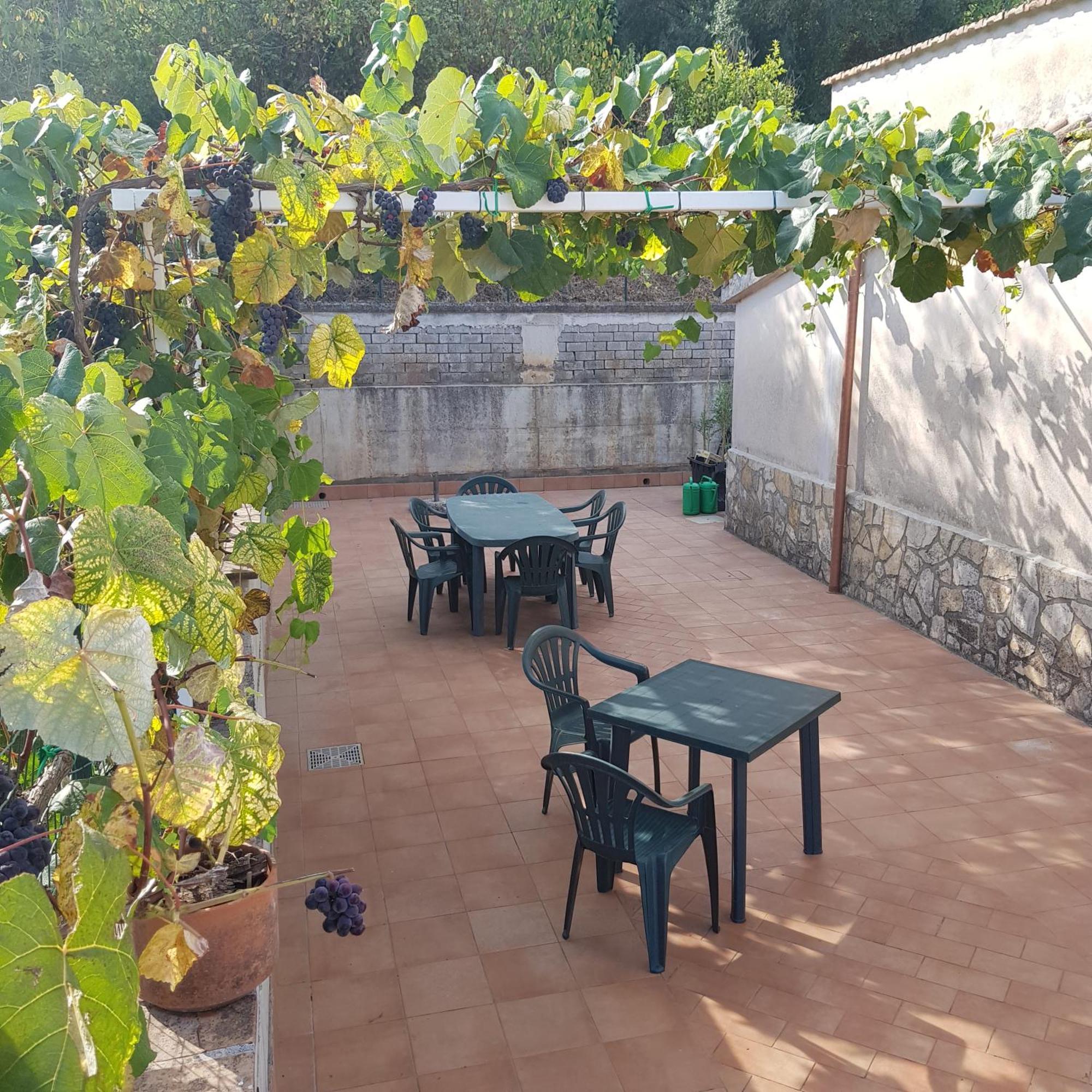 Villa Capri Fondi Bagian luar foto